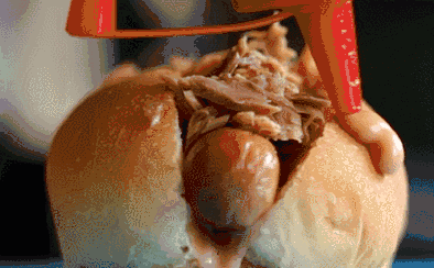 不开玩笑, 「热狗」,一种在国内鲜有耳闻的食物,更别说在大街上能寻觅